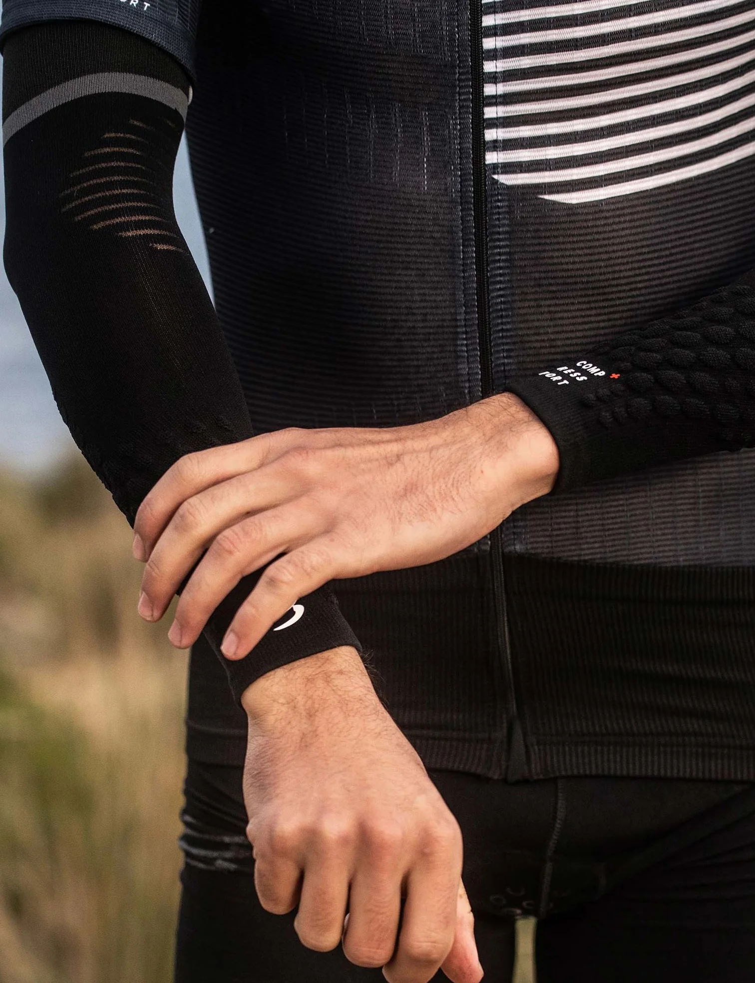Compressport ArmForce UltraLight Arm Sleeve - Black - Image 3