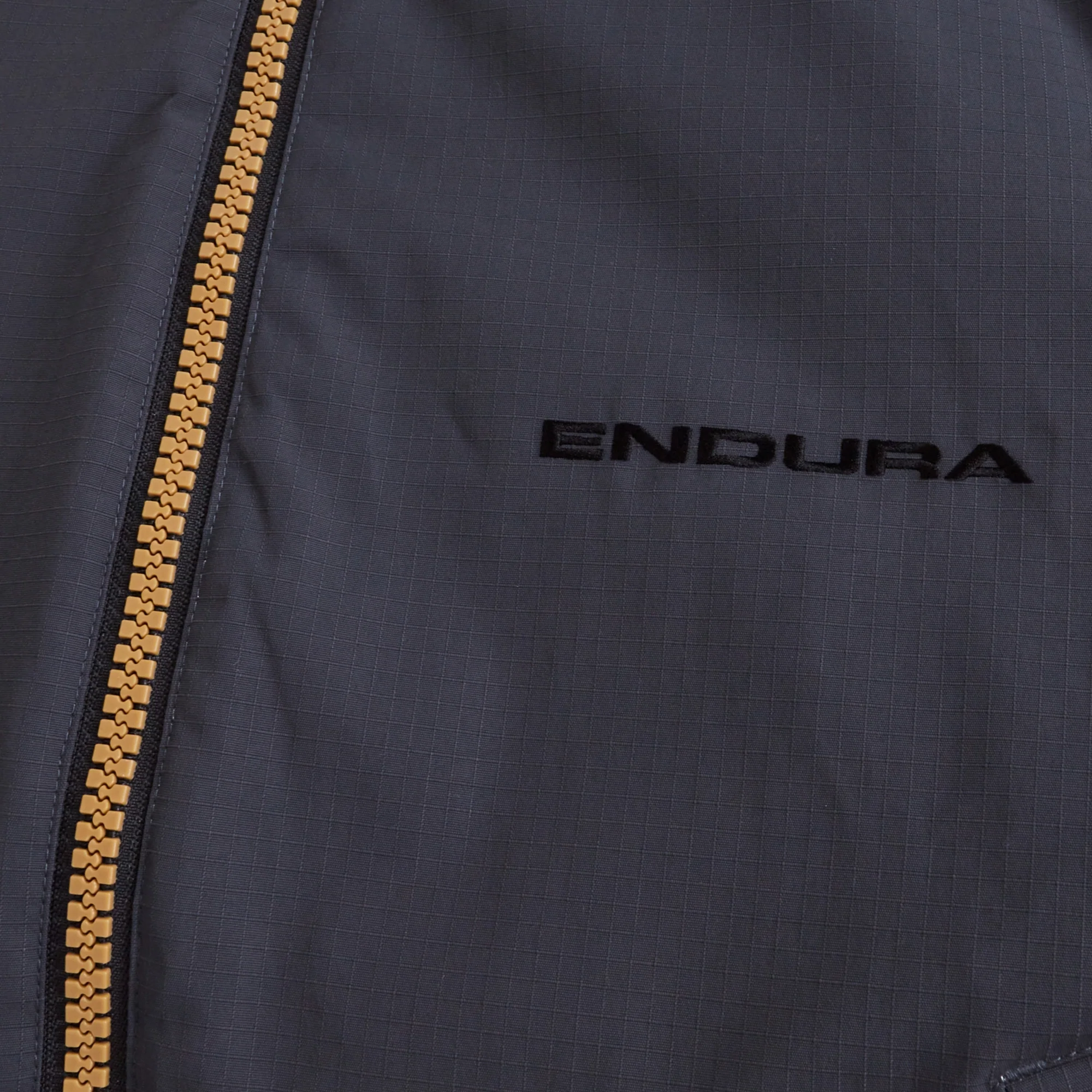 Endura MT500 Dirt Cycling Changing Robe - Grey - Image 5