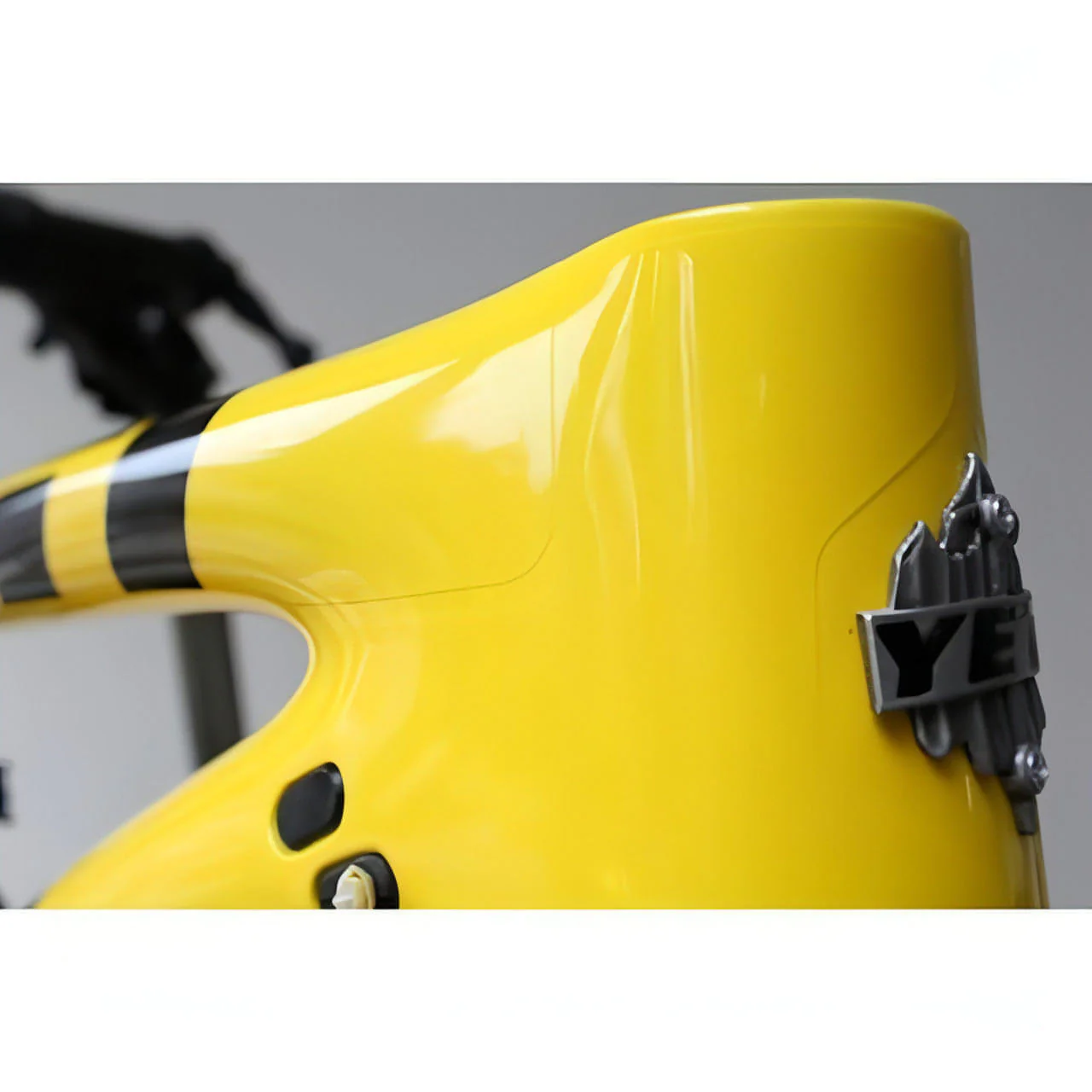 Invisiframe Kit (Including Fitting) - Image 10