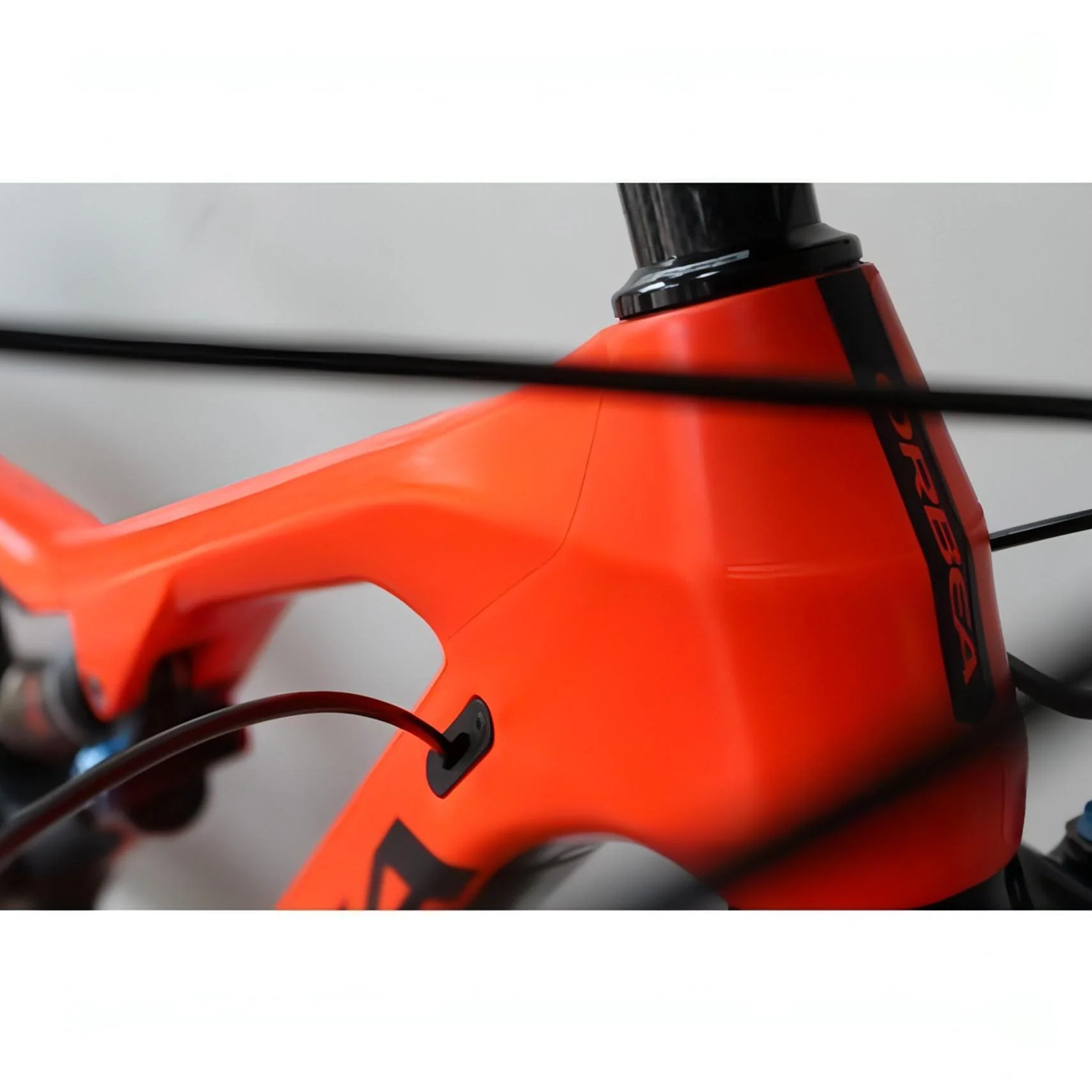 Invisiframe Kit (Including Fitting) - Image 9