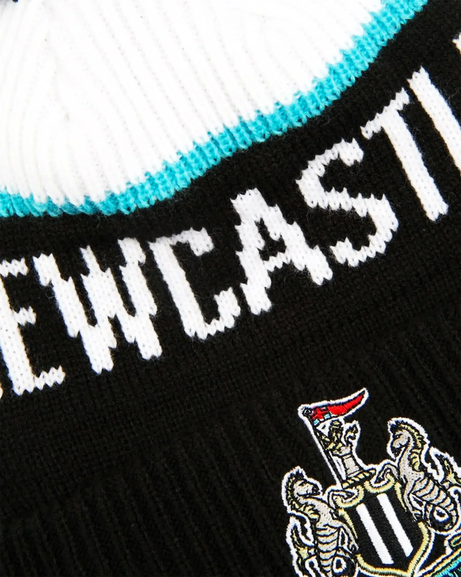 New Era Newcastle United Sport Beanie - Black - Image 3